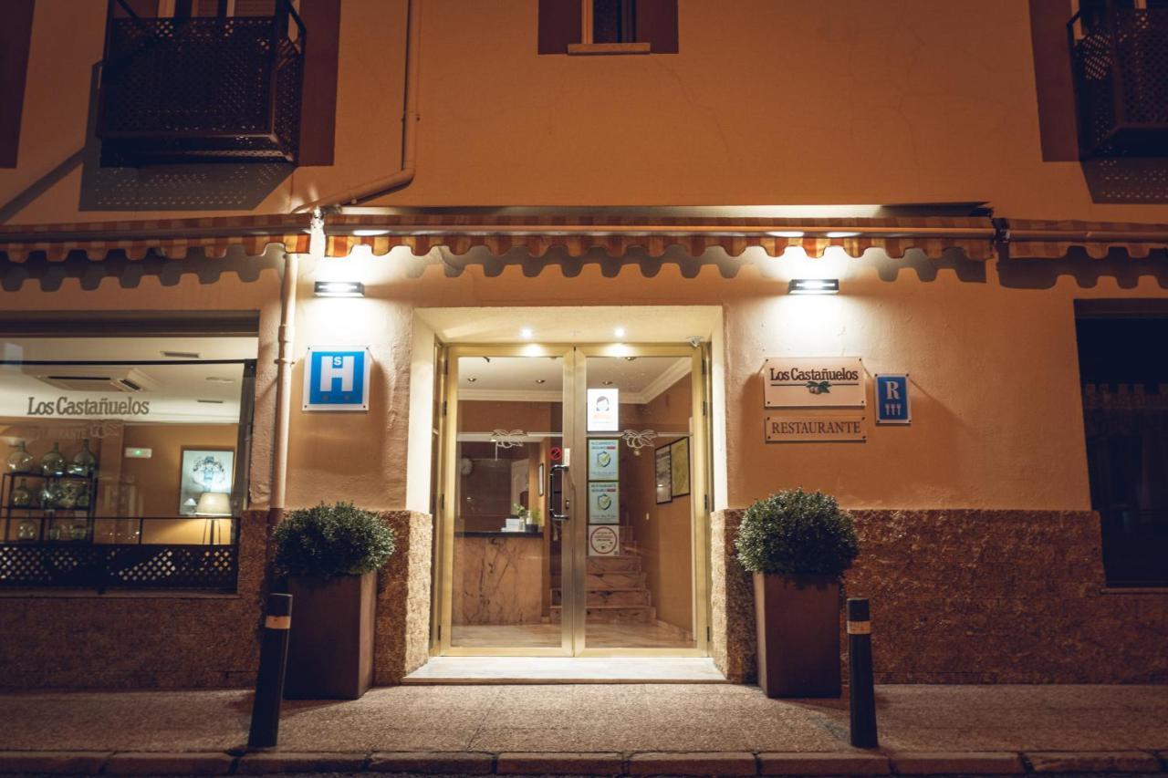Hostal Los Castanuelos Candeleda Exterior photo
