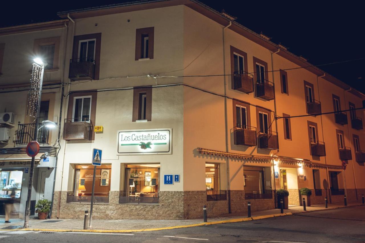 Hostal Los Castanuelos Candeleda Exterior photo